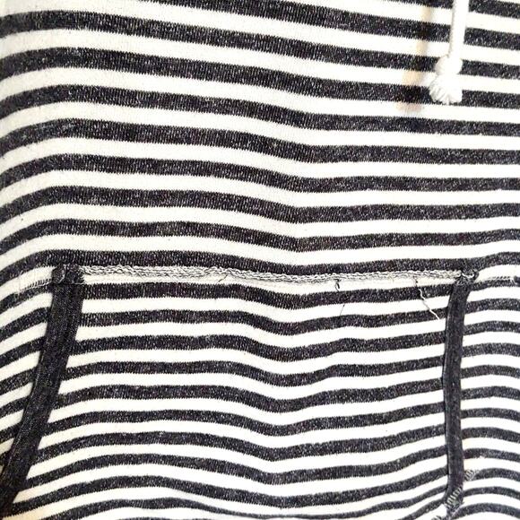 Volcom gray and white striped hoodie - Picture 5 of 5